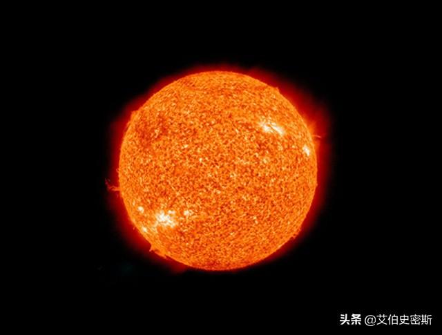 太阳表面一秒钟散发出来的能量总和,能够支持全球用多久?为什么?