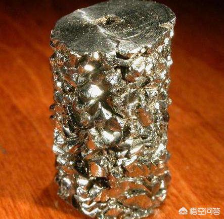 太阳是什么物质结构的呢?它自身能发光发热吗?什么物体才能承受那么高的温度而不熔化呢?