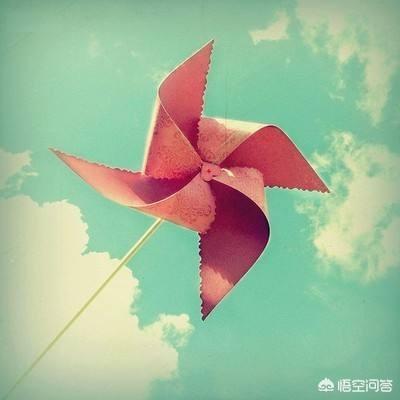 如果周长一公里的圆每秒30万转，圆上的点能不能达到光速？