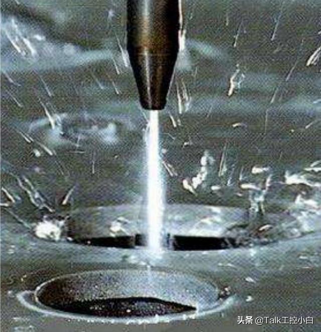 水那么软,为什么能切割钢铁等材料?