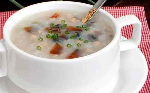 电饭煲煮粥总是溢出来怎么办 要放多少水