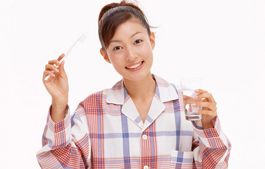 盐水漱口可以消炎吗 用浓盐水还是淡盐水