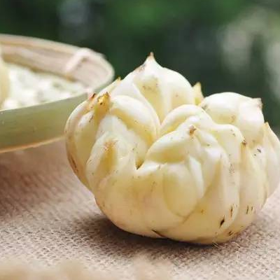 新鲜百合生吃好还是熟吃好 发红了还能吃吗