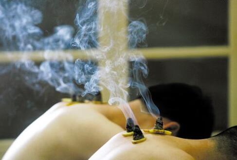 冬季艾灸的好处 艾灸疗法适合哪些人