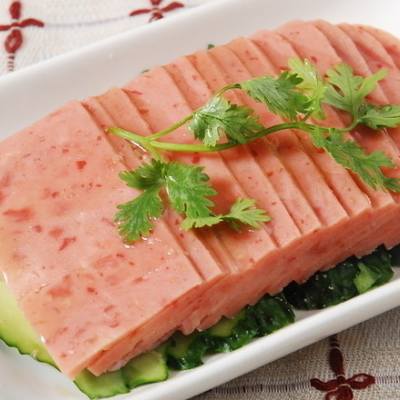 午餐肉罐头可以直接吃吗 可以生吃吗