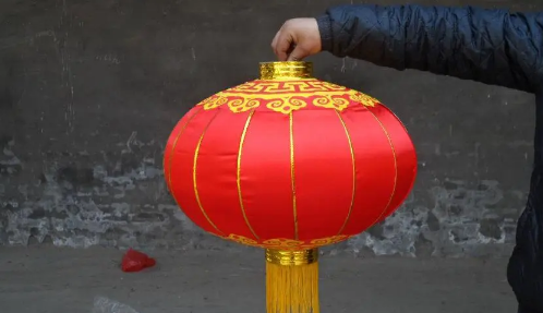 门口挂东西有什么讲究 2022年春节房屋大门挂什么招财