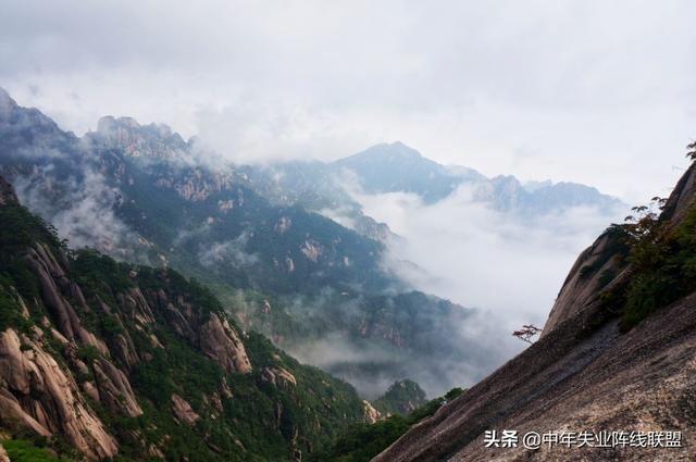 皖南川藏线离黄山风景区远吗？