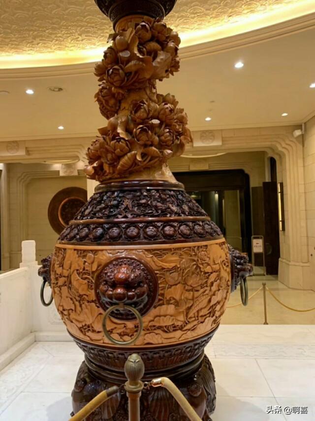佛教寺庙和道教道观有哪些别具一格，融合现代化风格的建筑？