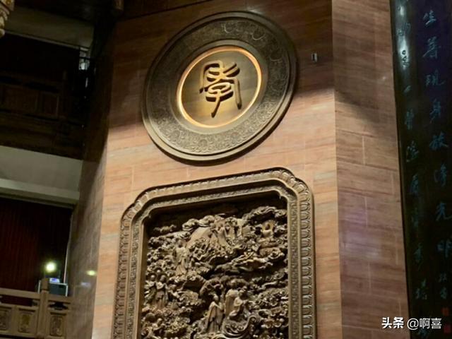 佛教寺庙和道教道观有哪些别具一格，融合现代化风格的建筑？