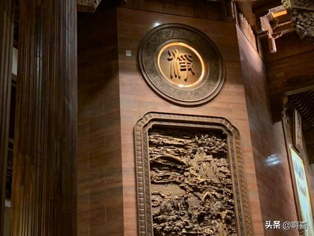 佛教寺庙和道教道观有哪些别具一格，融合现代化风格的建筑？