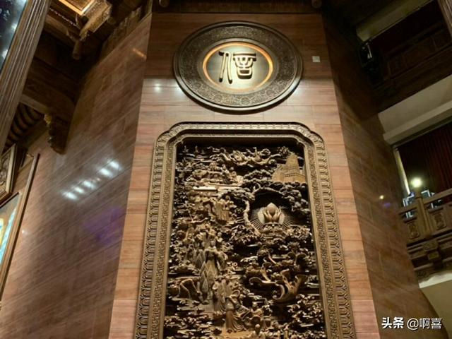 佛教寺庙和道教道观有哪些别具一格，融合现代化风格的建筑？