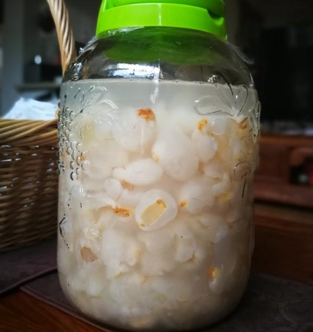荔枝怎么泡酒 荔枝泡酒后荔枝肉要拿出來嗎