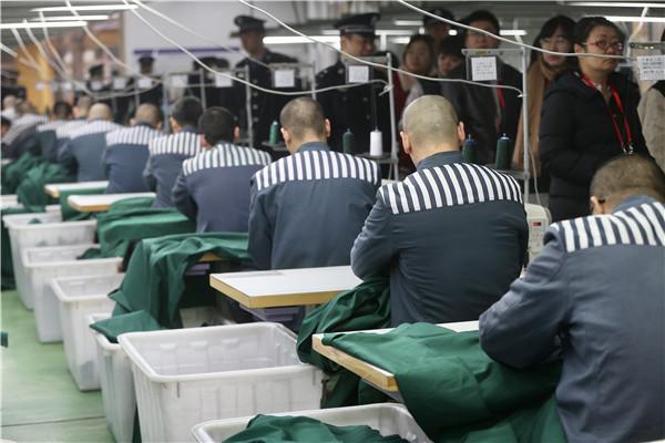 为什么不把监狱建在荒漠，让服刑人员栽树、搞绿化？