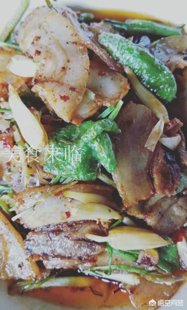 有饭店的厨师说饭店经常把客人吃剩的菜,再凑一盘卖给下一桌客人,你认为这是真的吗?