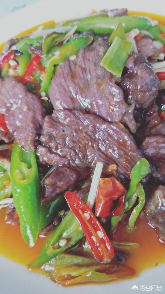 有饭店的厨师说饭店经常把客人吃剩的菜,再凑一盘卖给下一桌客人,你认为这是真的吗?