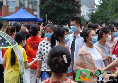高考穿耐克鞋好不好 2021高三考生有必要穿耐克鞋高考吗