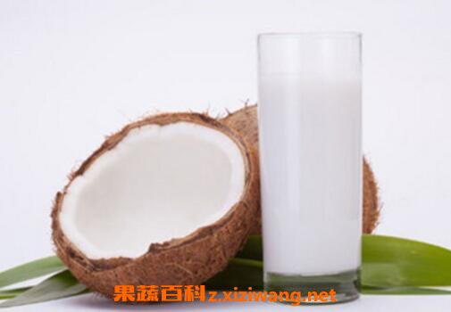 椰子汁的功效与作用 喝椰子汁的好处