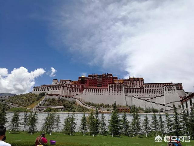 旅游旺季成都出发去西藏旅游大概多少钱一个人？