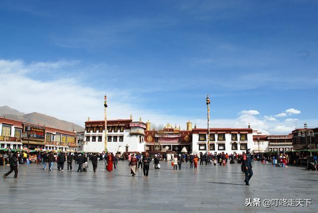拉萨是座什么样的城市？