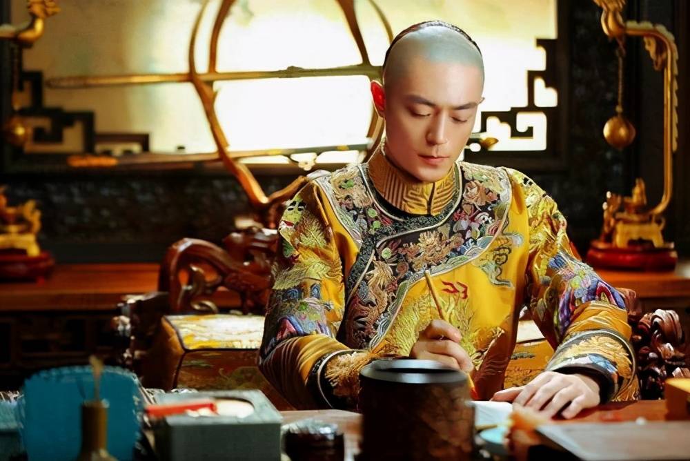 乾隆的尸骨还在地宫吗 纪晓岚怎么死的
