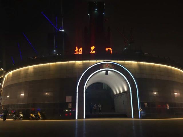 重庆旅游，有哪些地方比较好玩？