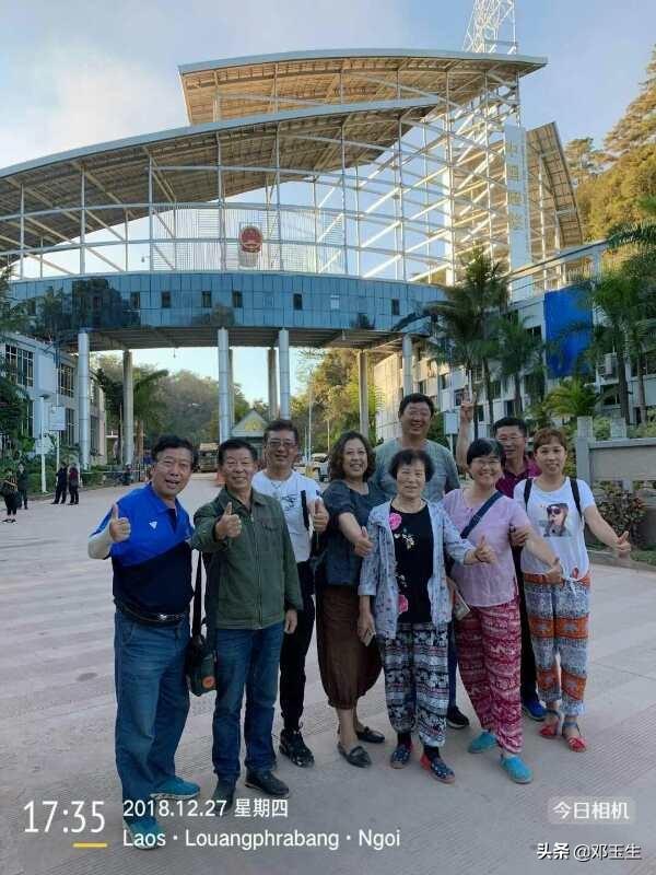 老人旅游，是夫妻两人好还是一群志同道合的朋友一起旅行好？