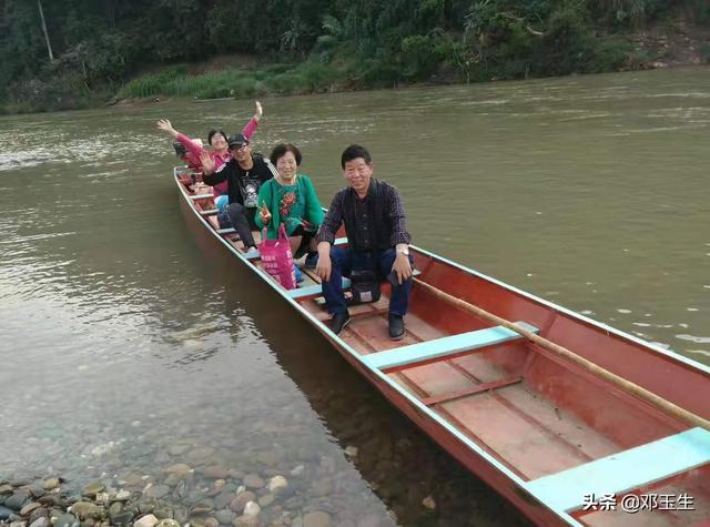 老人旅游，是夫妻两人好还是一群志同道合的朋友一起旅行好？
