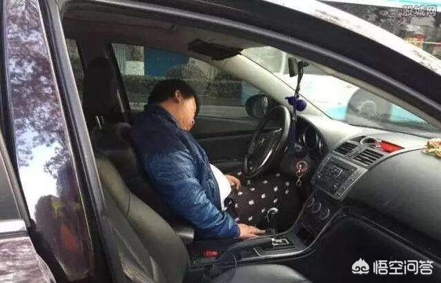 在车内睡觉会窒息死亡吗？车是熄火状态，窗户关闭的？
