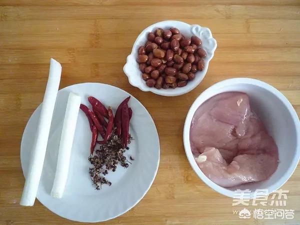 鸡胸肉为什么容易煮老，变硬。没有鸡翅鸡腿软？