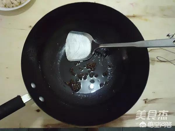 鸡胸肉为什么容易煮老，变硬。没有鸡翅鸡腿软？