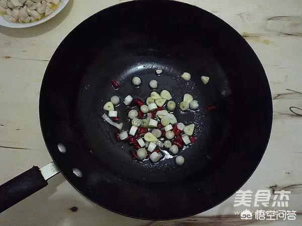 鸡胸肉为什么容易煮老，变硬。没有鸡翅鸡腿软？