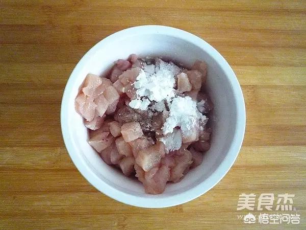鸡胸肉为什么容易煮老，变硬。没有鸡翅鸡腿软？