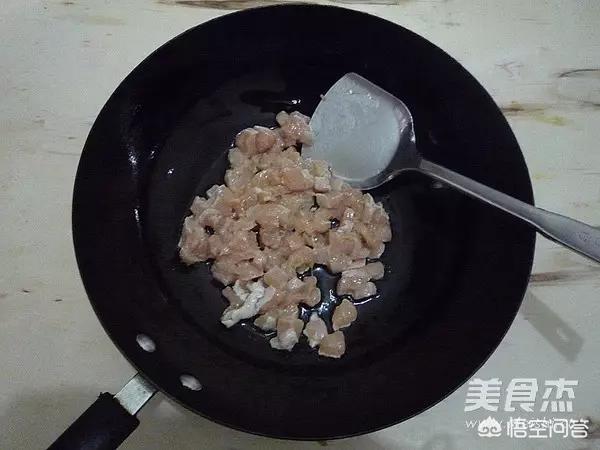 鸡胸肉为什么容易煮老，变硬。没有鸡翅鸡腿软？