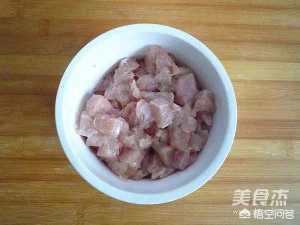 鸡胸肉为什么容易煮老，变硬。没有鸡翅鸡腿软？