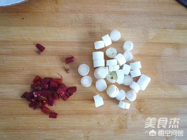 鸡胸肉为什么容易煮老，变硬。没有鸡翅鸡腿软？