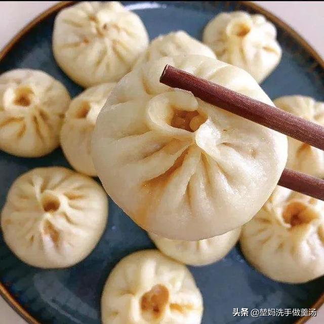 小笼汤包如何做拌馅?