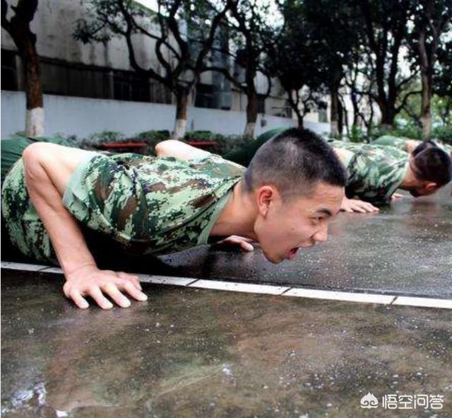 俯卧撑是天天练还是隔天练的增肌效果好？