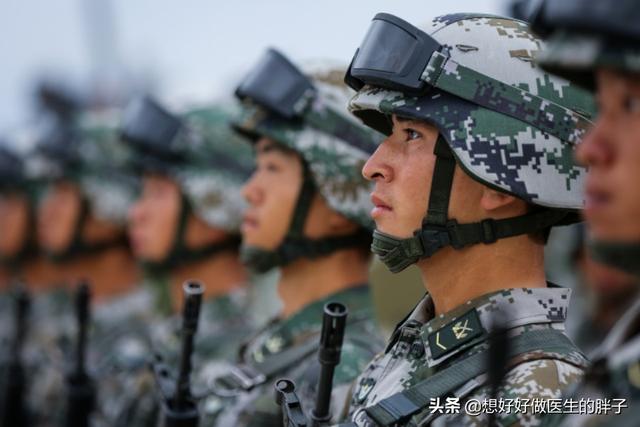 普通人跑步容易得的跑步膝,为什么军人却很少?