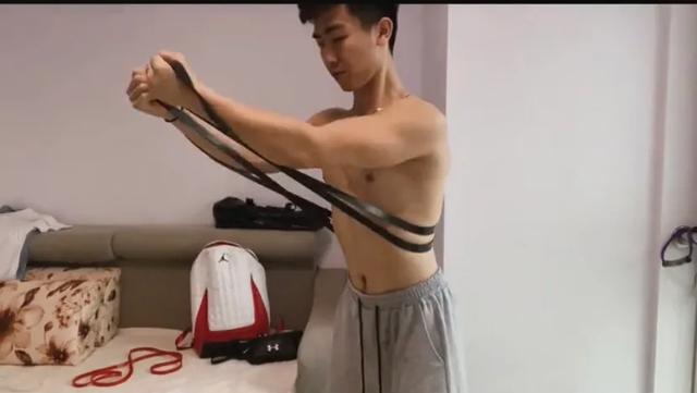 弹力绳练胸肌怎么样？