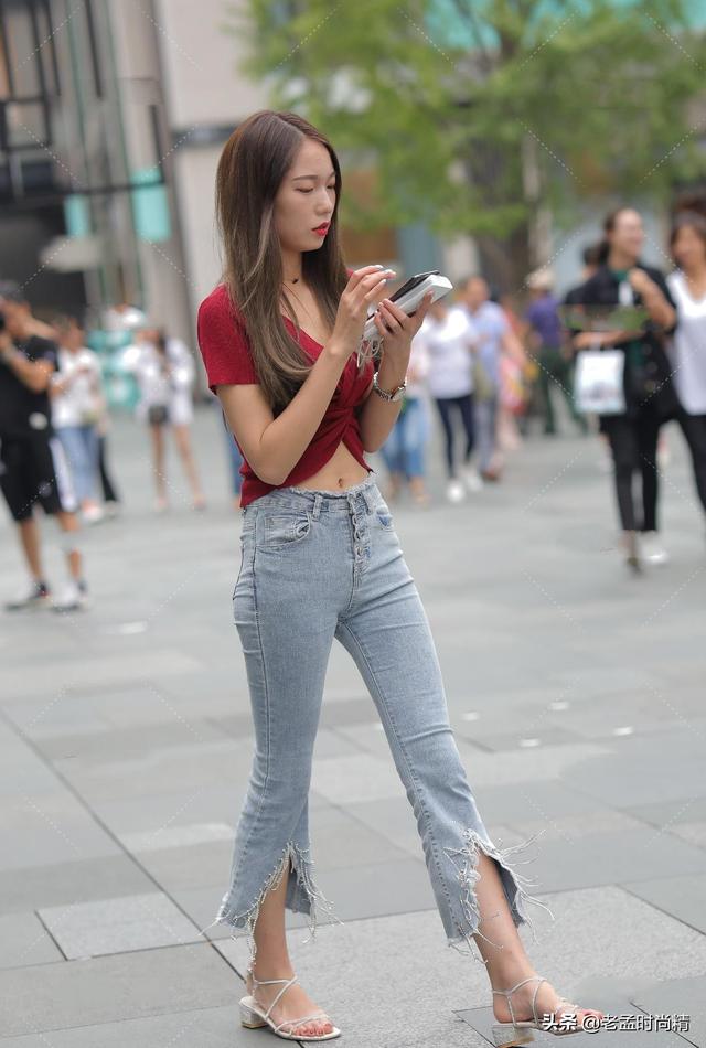 酒红色如何配色最显气质？