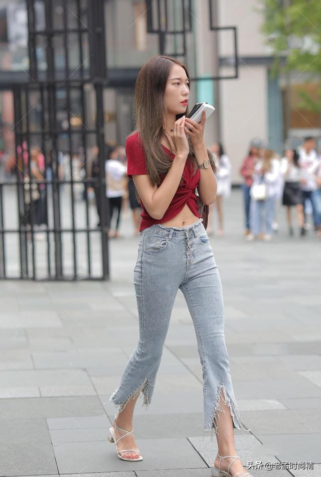 酒红色如何配色最显气质？