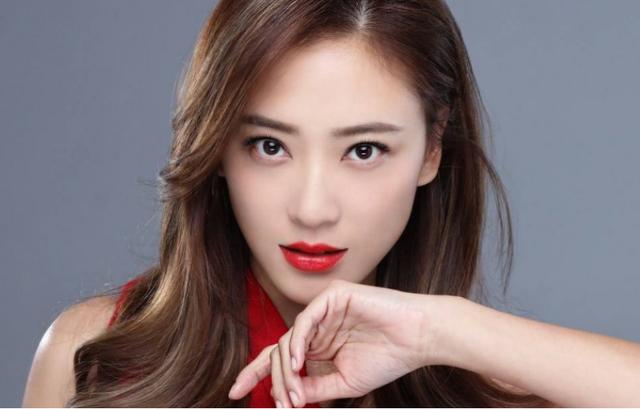 身高一米五的女生应该怎么打扮自己?