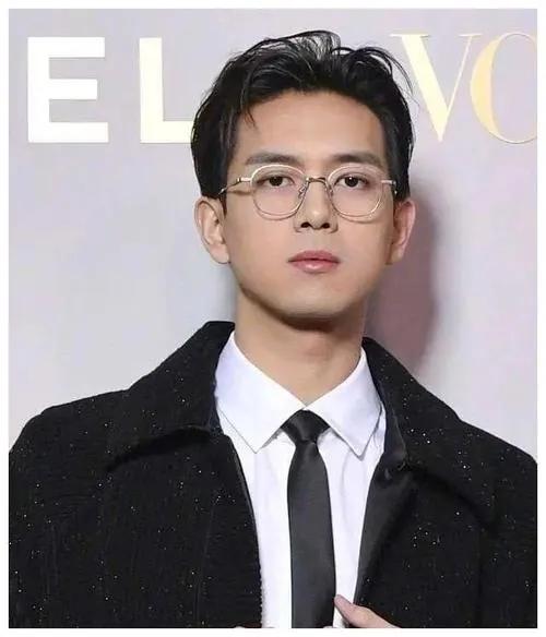 中年男士需要哪些小饰品,可以提升个人气质?