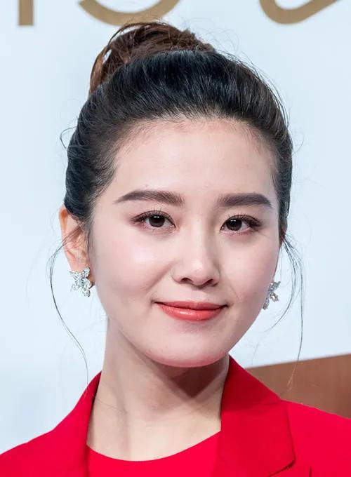 人脸上五官哪个最漂亮,能凸显一个人的气质?身材好不好,重要吗?