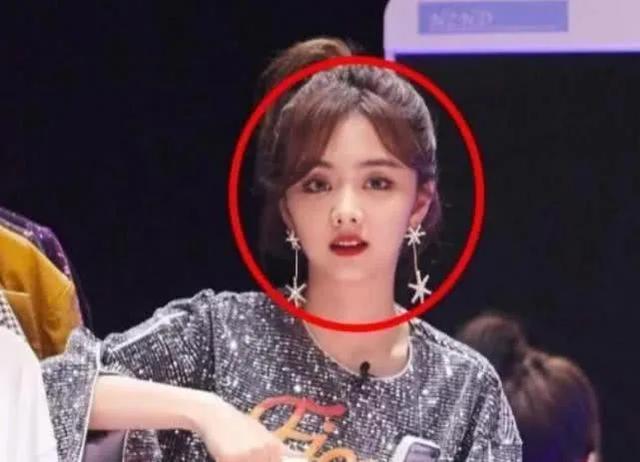 如何通过脸型选择佩戴的耳环？