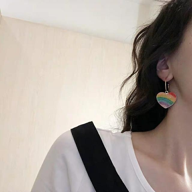如何通过脸型选择佩戴的耳环？