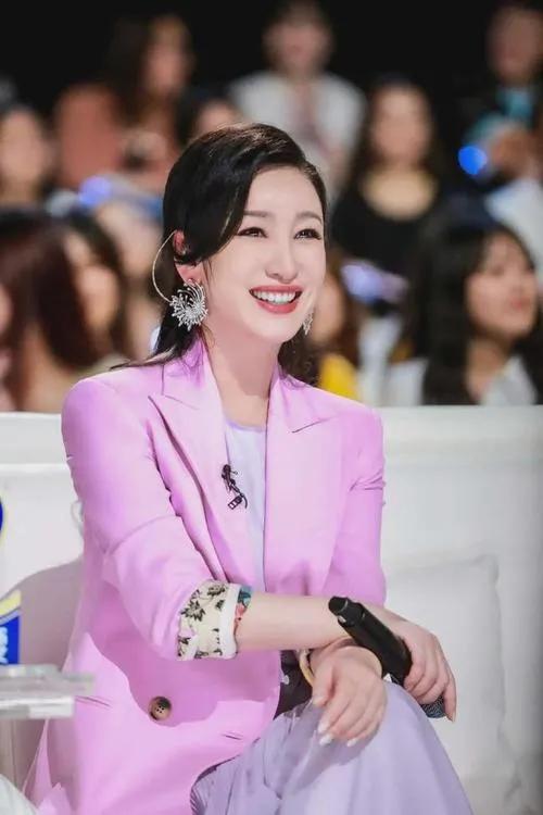 如何通过脸型选择佩戴的耳环？