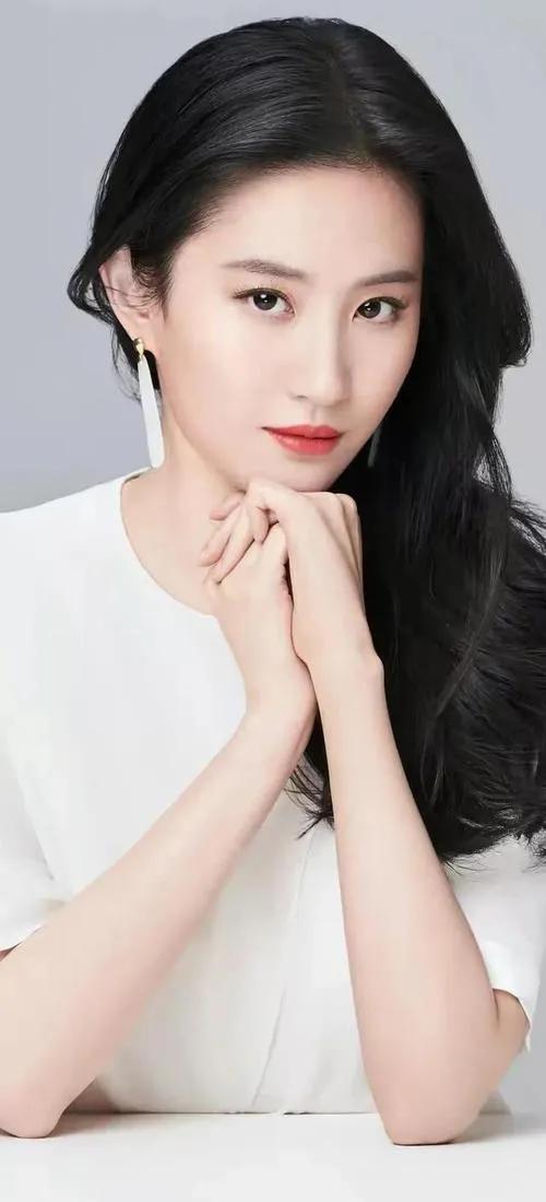 如何通过脸型选择佩戴的耳环？