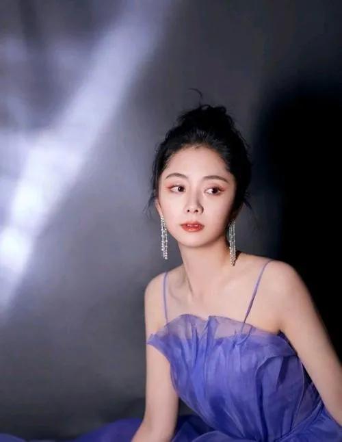 如何通过脸型选择佩戴的耳环？