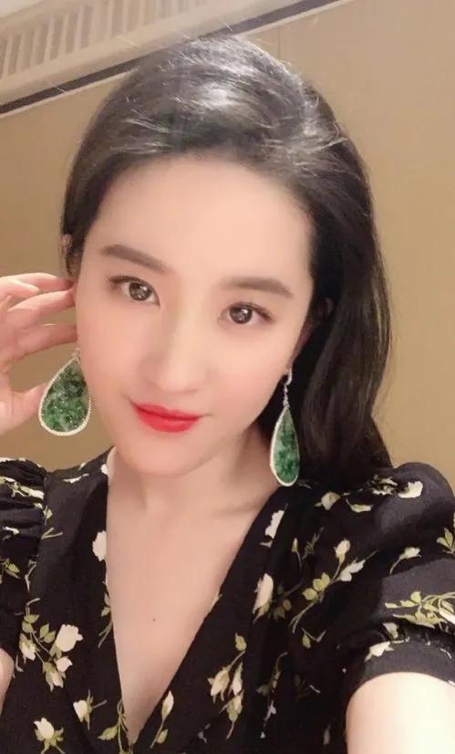如何通过脸型选择佩戴的耳环？